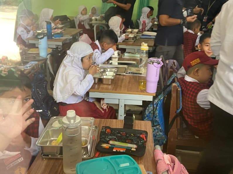 Ilustrasi MBG di sekolah. (Foto: Tri/Pusaranmedia.com)