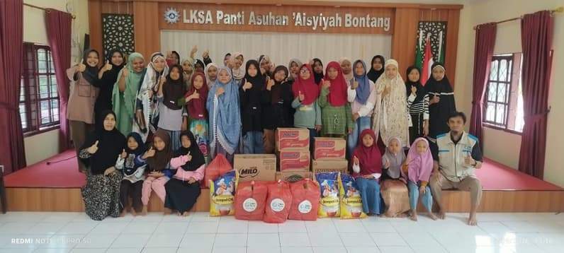 YBM PLN UP3 Bontang menyalurkan bantuan sosial di LKSA Panti Asuhan Aisyiyah, Jumat (18/9/2026). (Foto: PT PLN UID Kaltimra)