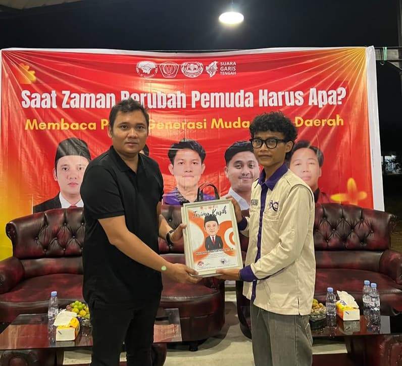 Diskusi publik bersama Badan Eksekutif Mahasiswa (BEM) Universitas Kutai Kartanegara (Unikarta) (Foto: Aswin/pusaranmedia.com)