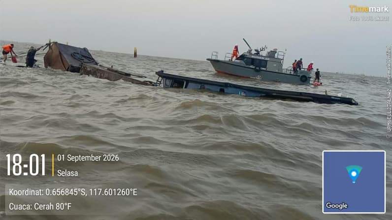 Kondisi kapal yang tenggelam di kecamatan anggana. (Foto: Tim Patroli PHM)