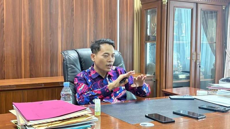 Plt Kepala Dinas Pemberdayaan Masyarakat dan Desa (DPMDes) Kutim, Trisno. (Foto: Siswandi/Pusaranmedia.com)