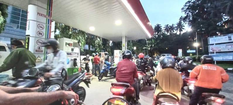 Antrean BBM di Kaltim, Anggota DPR RI Singgung Dugaan Penyelewengan Kuota hingga Minimnya SPBU