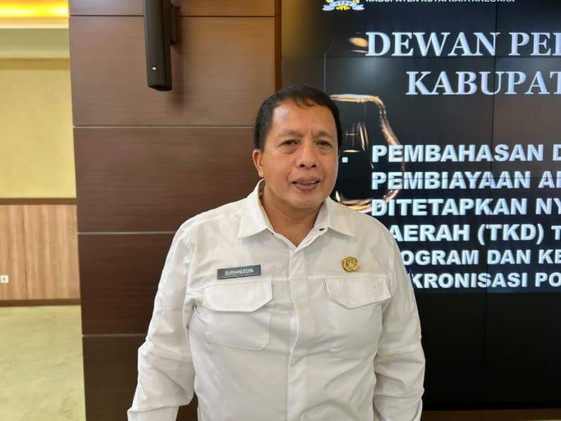 Pelaksana Tugas (Plt) Kepala Dinas Perindustrian dan Perdagangan (Disperindag) Kukar, Burhanuddin. (Foto: Aswin/pusaranmedia.com)