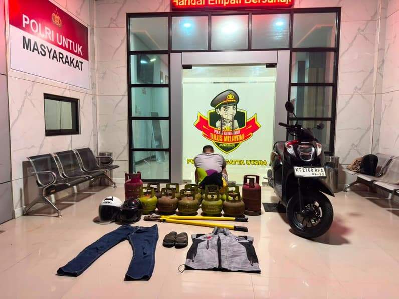 Terlihat pelaku diduga mencuri 18 tabung gas elpiji di Kutai Timur. (Foto: Dok Polres Kutim)