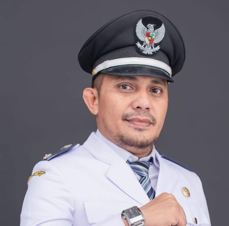 Kepala Desa Kandolo, Kecamatan Teluk Pandan, Alimuddin. (Foto: Dok Facebook Alimuddin)