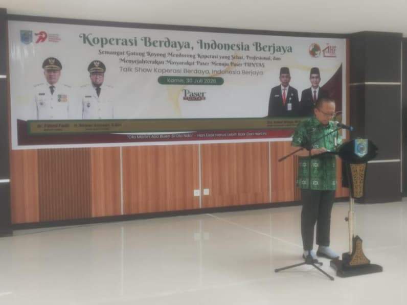 Saat Asisten Pemkes Setda Paser, Romif Erwinadi mewakili Bupati Paser, dr Fahmi Fadli membuka Talkshow Koperasi Berdaya, Indonesia Berjaya. (Foto : Luthfi/Pusaranmedia.com)