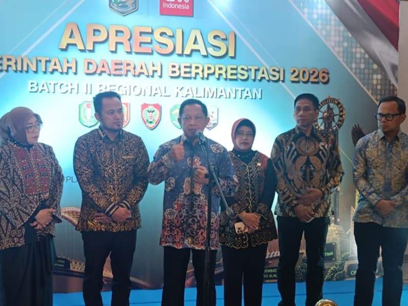 Mendagri, Muhammad Tito Karnavian bersama unsur penjabat lainnya dalam konferensi pers, Jumat (3/9/2026). (Foto: Achmad Fadillah/Pusaranmedia.com)