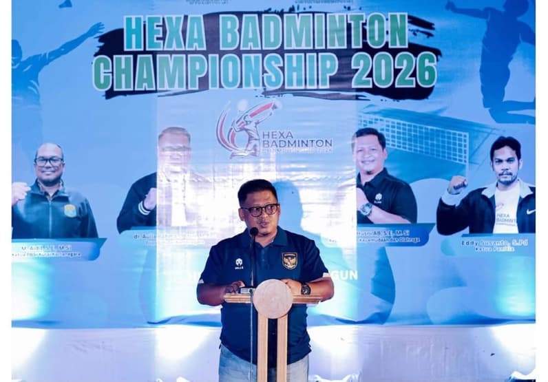 Kepala Dispora Kukar, Aji Ali Husni saat membuka Hexa Badminton 2026 (Foto: FB Hexa Arena)