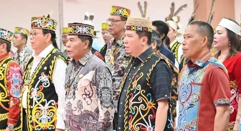 Ketua DPRD Kaltara, Achmad Djufrie, saat menghadiri Mubes Luar Biasa DAD Kaltara. (Foto :Istimewa)