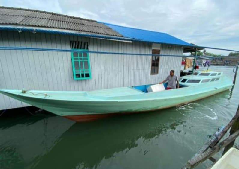 Kapal nelayan di kawasan Balikpapan Timur. (Foto: Fadlan)