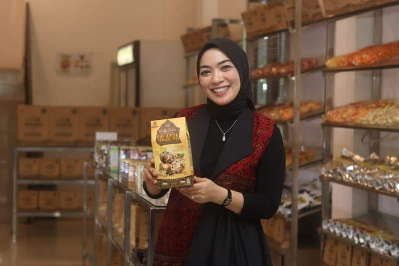 Owner Cake Salakilo Balikpapan, Riswah Yuni. (Foto: Arsip Riswah Yuni)