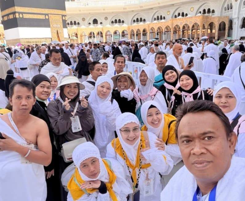 Para rombongan jemaah haji asal Kabupaten Nunukan saat berada di Tanah Suci Mekkah bersama Ketua Kloter 07 Embarkasi Balikpapan H Sayid Abdullah (Foto: H Sayid Abdullah)