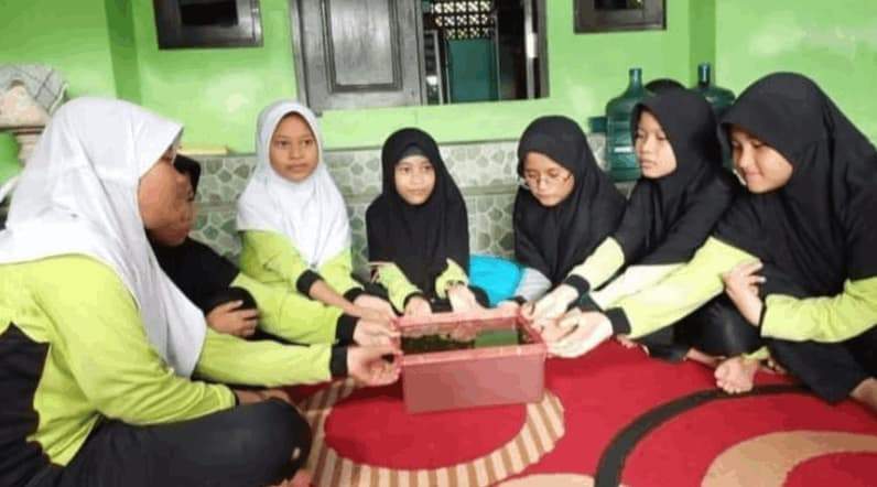 Pengolahan cincau hijau di SDN 004 Bontang Barat. (Foto: SDN 004 Bontang Barat)