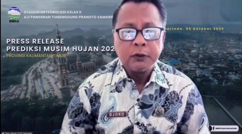 Koordinator BMKG Kaltim, Djoko Sumardiono dalam Press Release Prediksi Musim Hujan 2026/2027, Jumat (9/10/2026). (Foto: Tangkapan layar/Tri/Pusaranmedia.com)