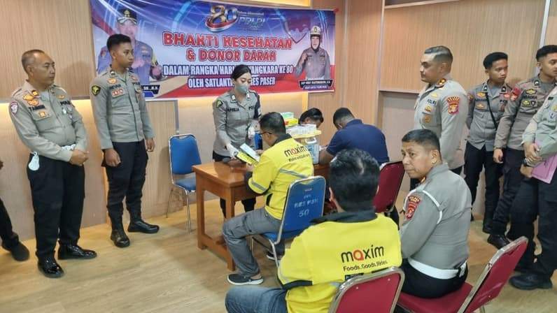 Satlantas Polres Paser laksanakan donor darah, dalm rangka menyambut Hari Bhayangkara tahun 2026. (Foto: Dok Polres Paser)