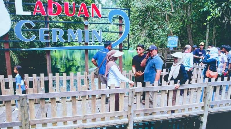 Destinasi Wisata Labuan Cermin. (Foto: Nur Hidayah/ pusaranmedia.com)