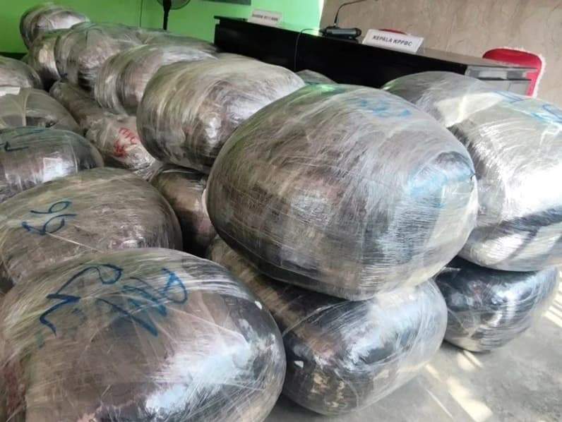 Puluhan ballpress yang diamankan oleh Kodim 0911/Nunukan. (Foto: Kodim 0911/Nunukan)