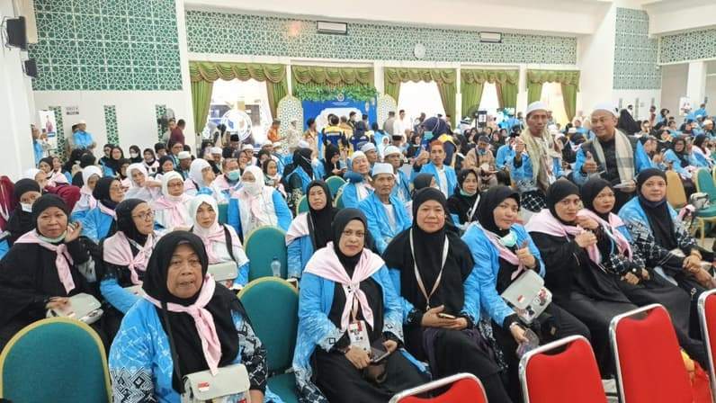 Kegiatan santunan anak yatim dan tabligh akbar yang diselenggarakan Polsek Long Ikis bersama Mushola Nurul Hikmah. (Foto : Dok Polsek Long Ikis)