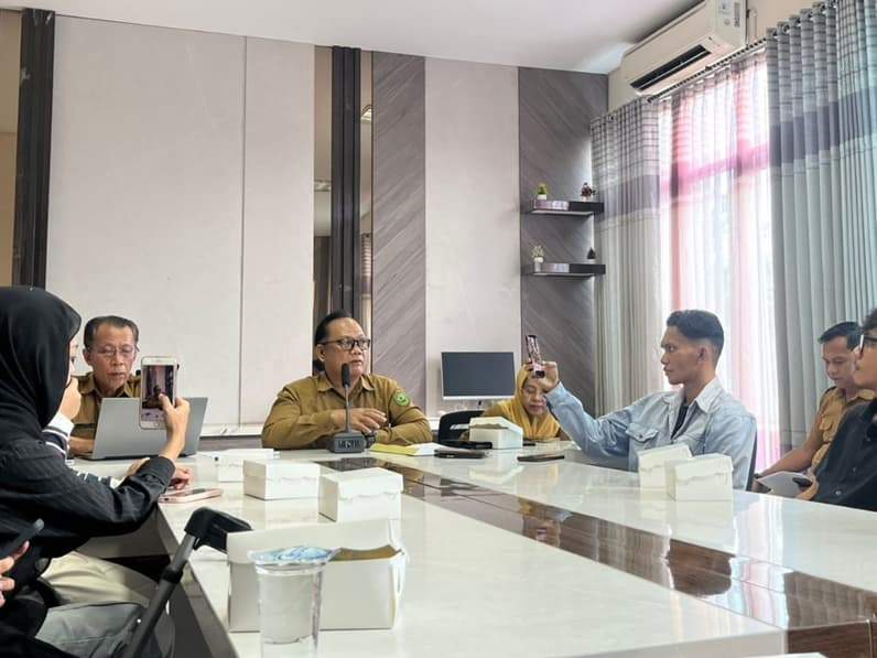 Kepala DPMPTSP Berau, Nanang Bakran saat Konferensi Pers Berau Expo 2026. (Foto: Nur Hidayah/ Pusaranmedia.com)