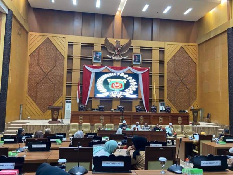 RDP membahas keluhan pedagang Pasar Pagi di DPRD Samarinda, Selasa (1/9/2026). (Foto: Tri/Pusaranmedia.com)
