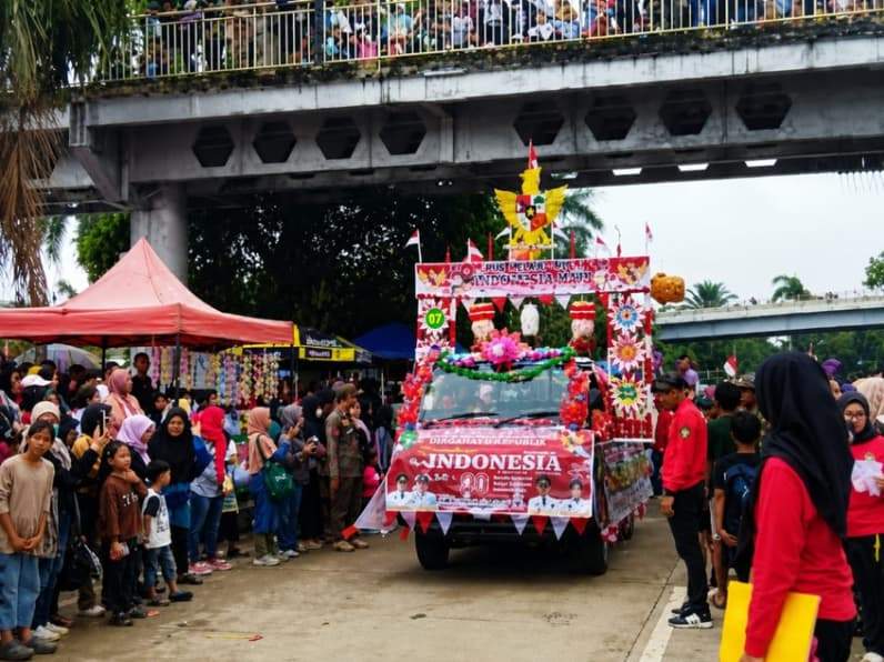Momen pawai pembangunan Kukar tahun 2025. (Foto: Aswin/Pusaranmedia.com)