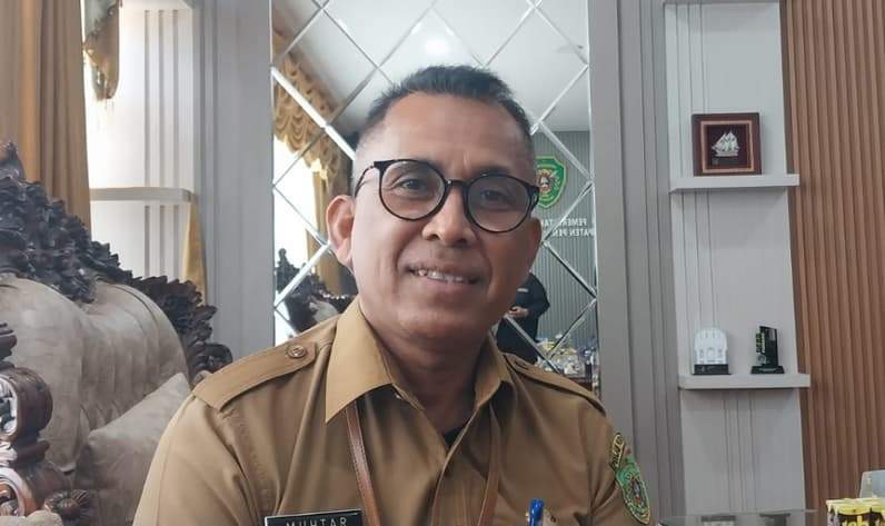 PLT Kepala Disdikpora PPU, Muhtar. (Foto: Adi Kade/Pusaranmedia.com)