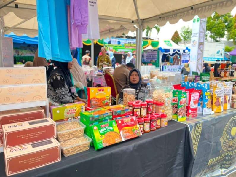 Tampilan produk UMKM Berau dengan kemasan yang menarik dan beragam. (Foto: Nur Hidayah/ Pusaranmedia.com)