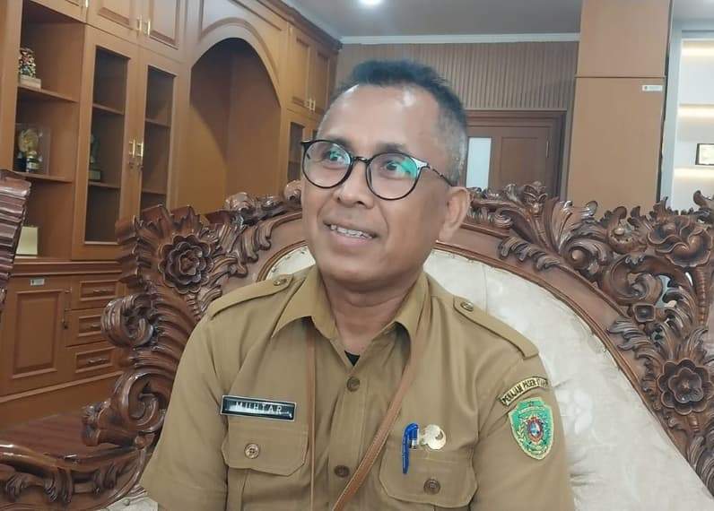 Plt Kepala Disdikpora PPU, Muhtar. (Foto: Adi Kade/Pusaranmedia.com)