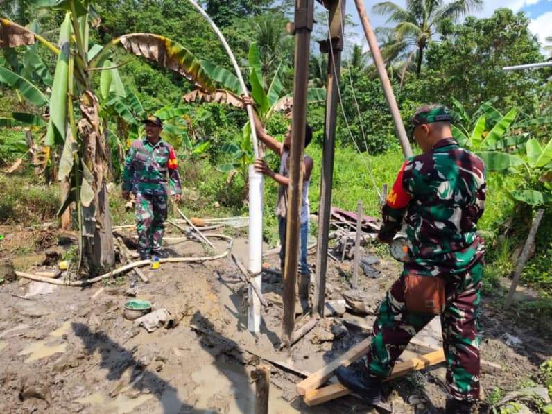 Pembangunan Sumur Bor di RT 25, Kelurahan Gunung Telihan (Dok:Lutfi Aziz/Pusaranmedia.com)