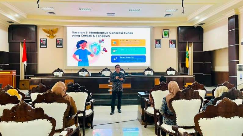 Sosialisasi Peraturan Pemerintah (PP) Nomor 17 Tahun 2025 tentang Tata Kelola Penyelenggaraan Sistem Elektronik dalam Perlindungan Anak, di Ruang Rapat Sangalaki. (Foto: Nur Hidayah/Pusaranmedia.com)