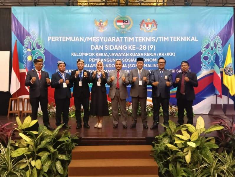 Kepala BPPD Nunukan Robby Nahak Serang bersama para delegasi dari Kaltara di SOSEK MALINDO di Tarakan. (Foto: Diansyah/Pusaranmedia.com)