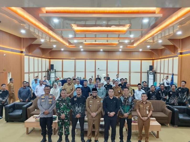 Foto bersama saat kegiatan Pelantikan PWI Paser periode 2026-2029. (Foto: Luthfi/Pusaranmedia.com)