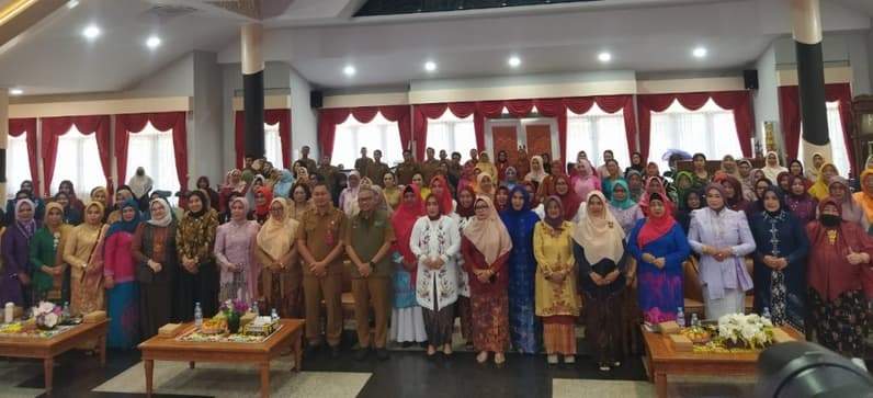 Peringatan Hari Ibu ke-97 Tahun 2025 yang digelar di Pendopo Odah Etam, Tenggarong (Foto: Aswin/pusaranmedia.com)