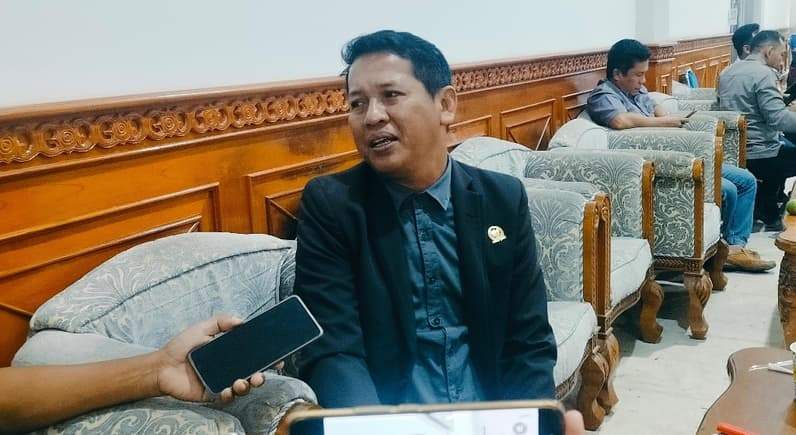 Anggota DPRD Kutim, Kari Palimbong. (Foto: Siswandi/Pusaranmedia.com)