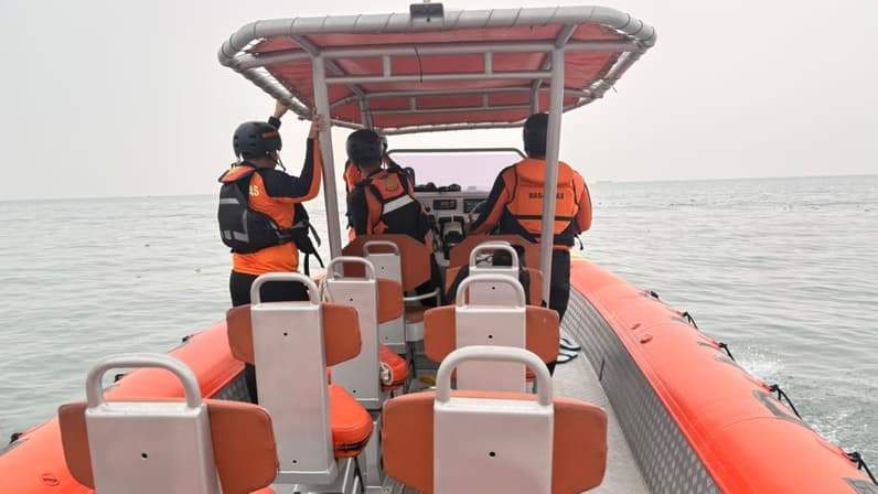 Pencarian speedboat rute Bulungan - Tarakan yang mati mesin dengan membawa lima orang penumpang (Foto: SAR Tarakan)