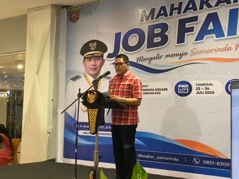 Wali Kota Samarinda, Andi Harun saat sambutan di kegiatan Mahakam Jobfair 2026 di Mal Samarinda Square, Kamis (23/7/2026). (Foto: Tri/Pusaranmedia.com)