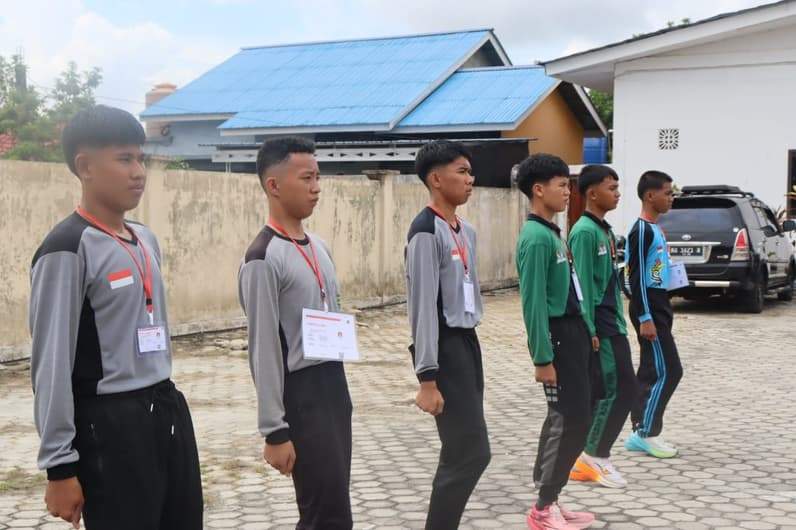 Para peserta Calon Pasukan Pengibar Bendera Pusaka (Capaska) Tahun 2026 yang mengikuti seleksi di Mess BKPSDM Nunukan. (Foto: Kesbangpol Nunukan)