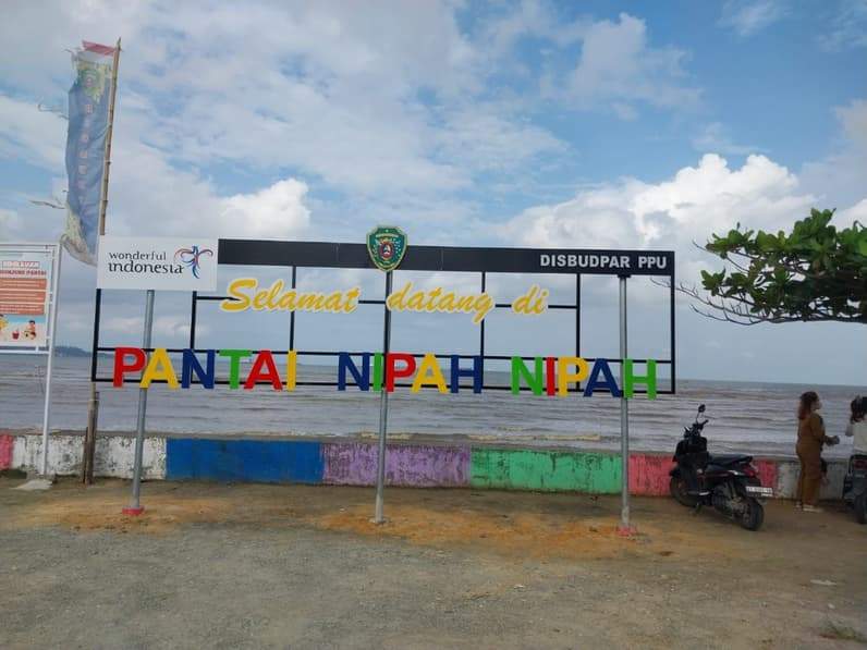 Wisata Pantai Nipah-Nipah di Kelurahan Nipah-Nipah, Kecamatan Penajam, PPU. (Foto: Adi Kade/Pusaranmedia.com)