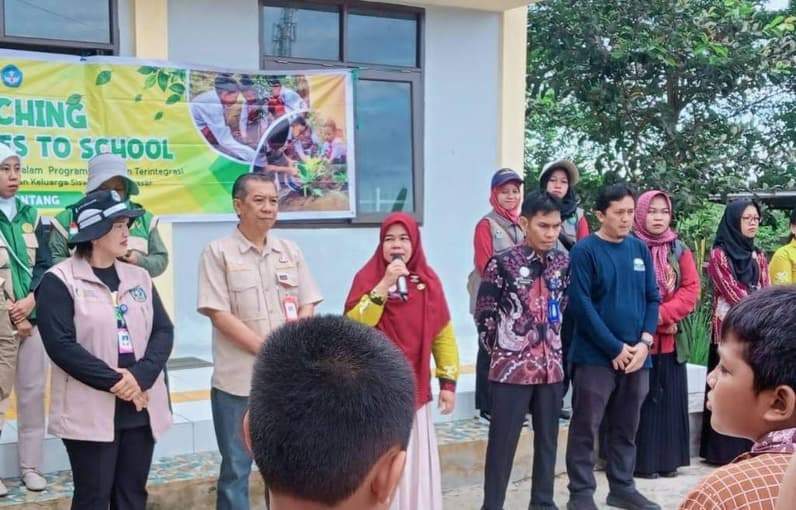 Peluncuran Program Smartani Goes To School di SDN 009 Bontang Utara, Kelurahan Loktuan (Dok:Lutfi Aziz/Pusaranmedia.com)