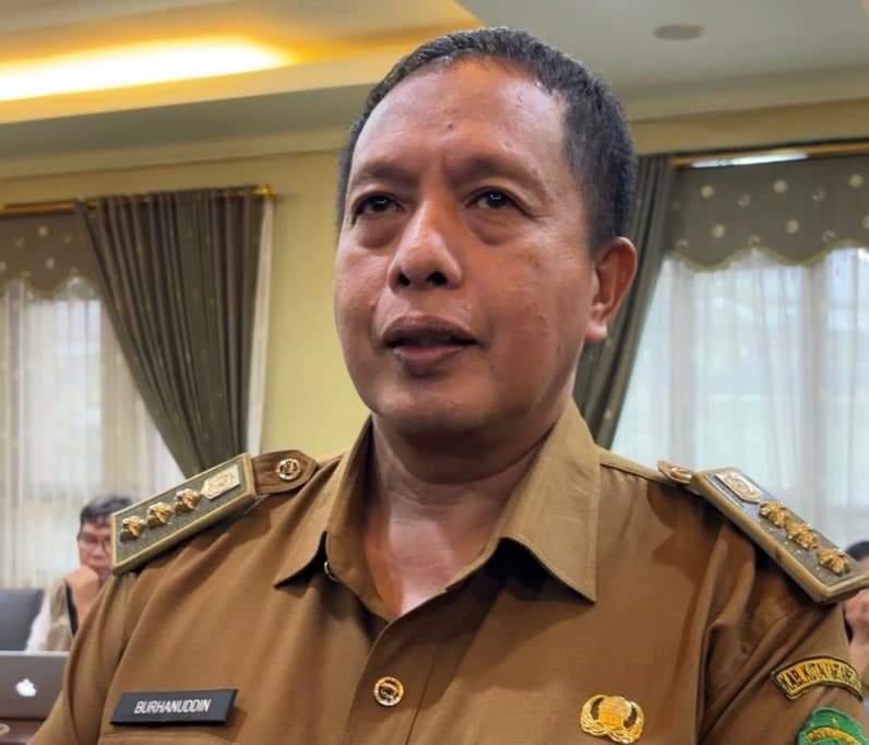 Camat Samboja Barat, Burhanuddin. (Foto: Aswin/Pusaranmedia.com)