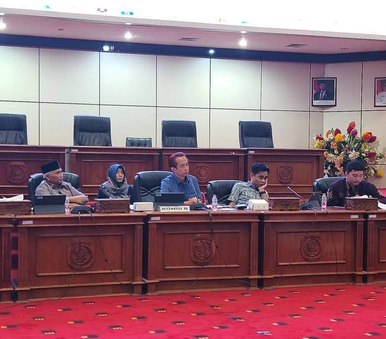 Komisi B DPRD Kota Bontang Menggelar Konsultasi Publik Rancangan Peraturan Daerah (Raperda) Tentang Kepemudaan (Dok:Lutfi Aziz/Pusaranmedia.com)