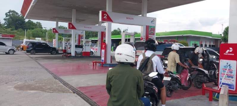 SPBU di Jalan Provinsi KM 9, Kelurahan Nipah-Nipah, Kecamatan Penajam, PPU. (Foto: Adi Kade/Pusaranmedia com)