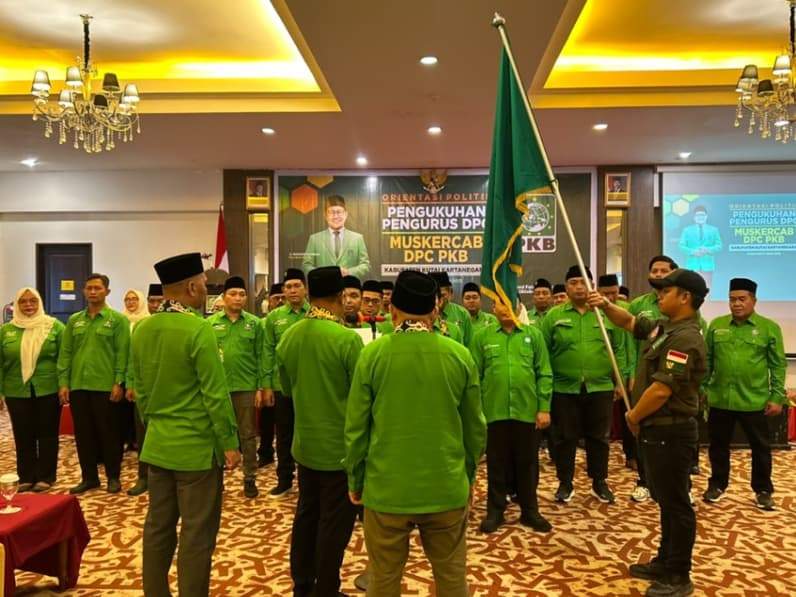 Pengukuhan pengurus DPC PKB Kukar periode 2026-2031. (Foto: Aswin/pusaranmedia.com)