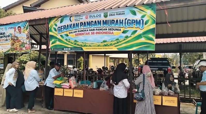 Gerakan Pangan Murah yang digelar di halaman Kantor Dinas Pangan Berau. (Foto: Nur Hidayah/ pusaranmedia.com)
