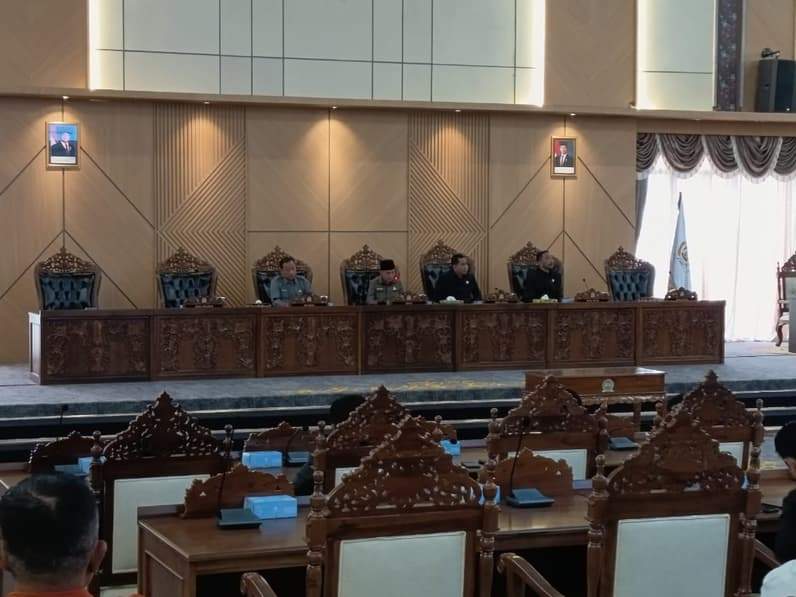 DPRD Balikpapan menggelar rapat paripurna di gedung baru, Rabu (12/8/2026). (Foto: Achmad Fadillah/Pusaranmedia.com)