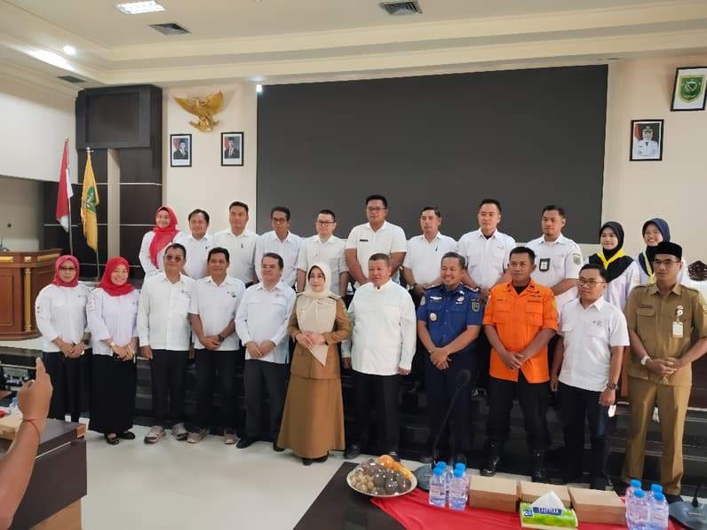 Foto bersama usai pelantikan ketua PMI Berau. (Foto: Nur Hidayah/ pusaranmedia.com)