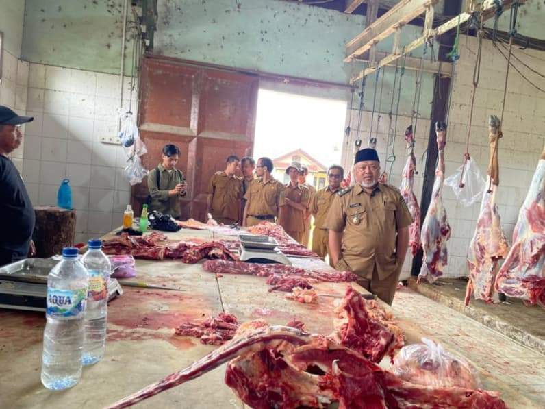 Wabup Berau tinjau Rumah Potong Hewan di Kecamatan Gunung Tabur. (Foto: Istimewa)