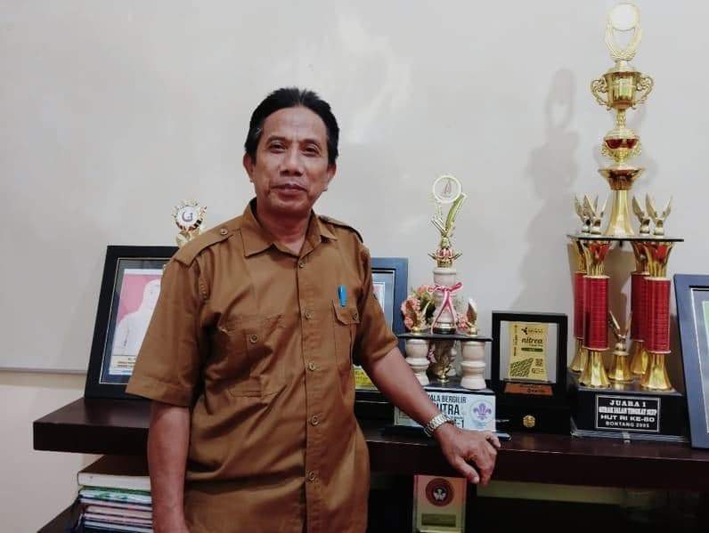 Kepala Sekolah SMPN 5 Bontang, Muhiddin. (Foto: Lutfi Aziz/Pusaranmedia.com)