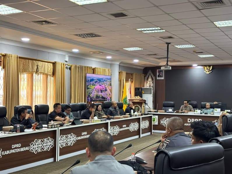 RDP DPRD Berau bersama pihak Pteramina terkait persoalan BBM. (Foto: Nur Hidayah/ pusaranmedia.com)