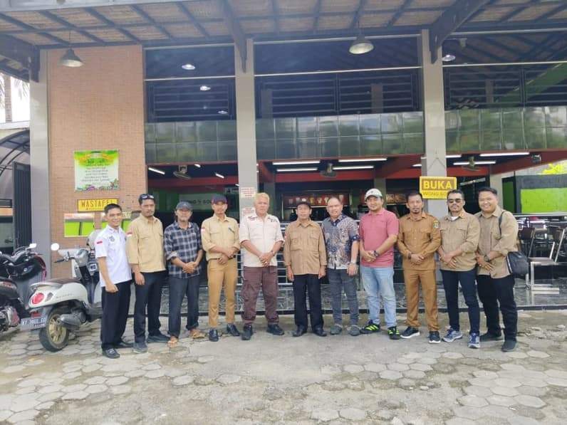 Sejumlah Kades yang tergabung dalam APDESI Kabupaten Paser. (Foto: Luthfi/Pusaranmedia.com)